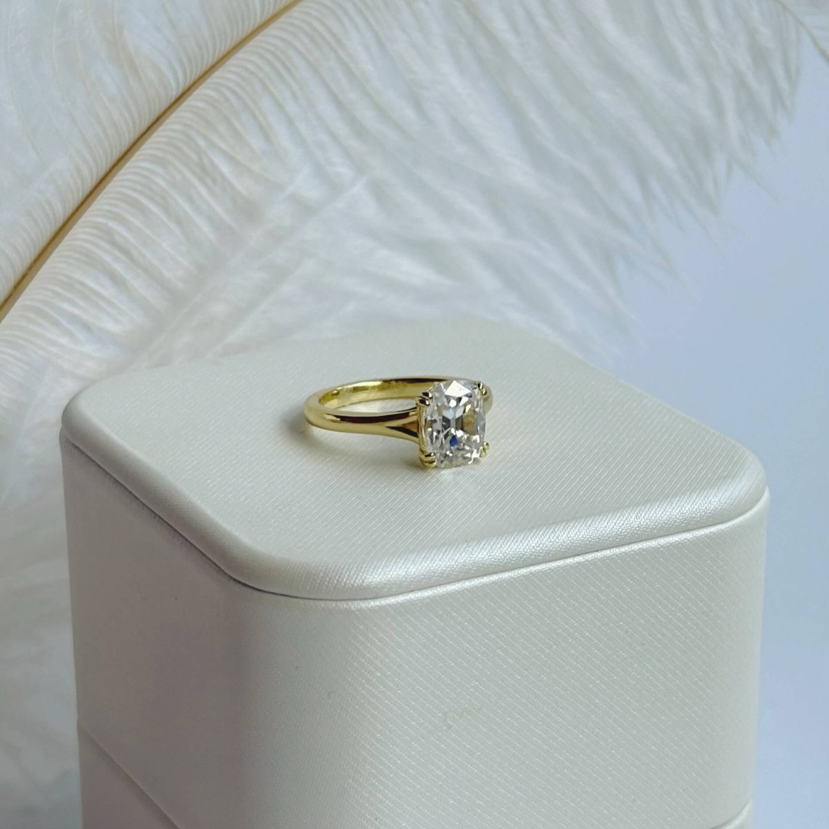 Anillo Donatella 14K Moissanita Cojín 3.0CT Con Certificado GRA - Imagen 8