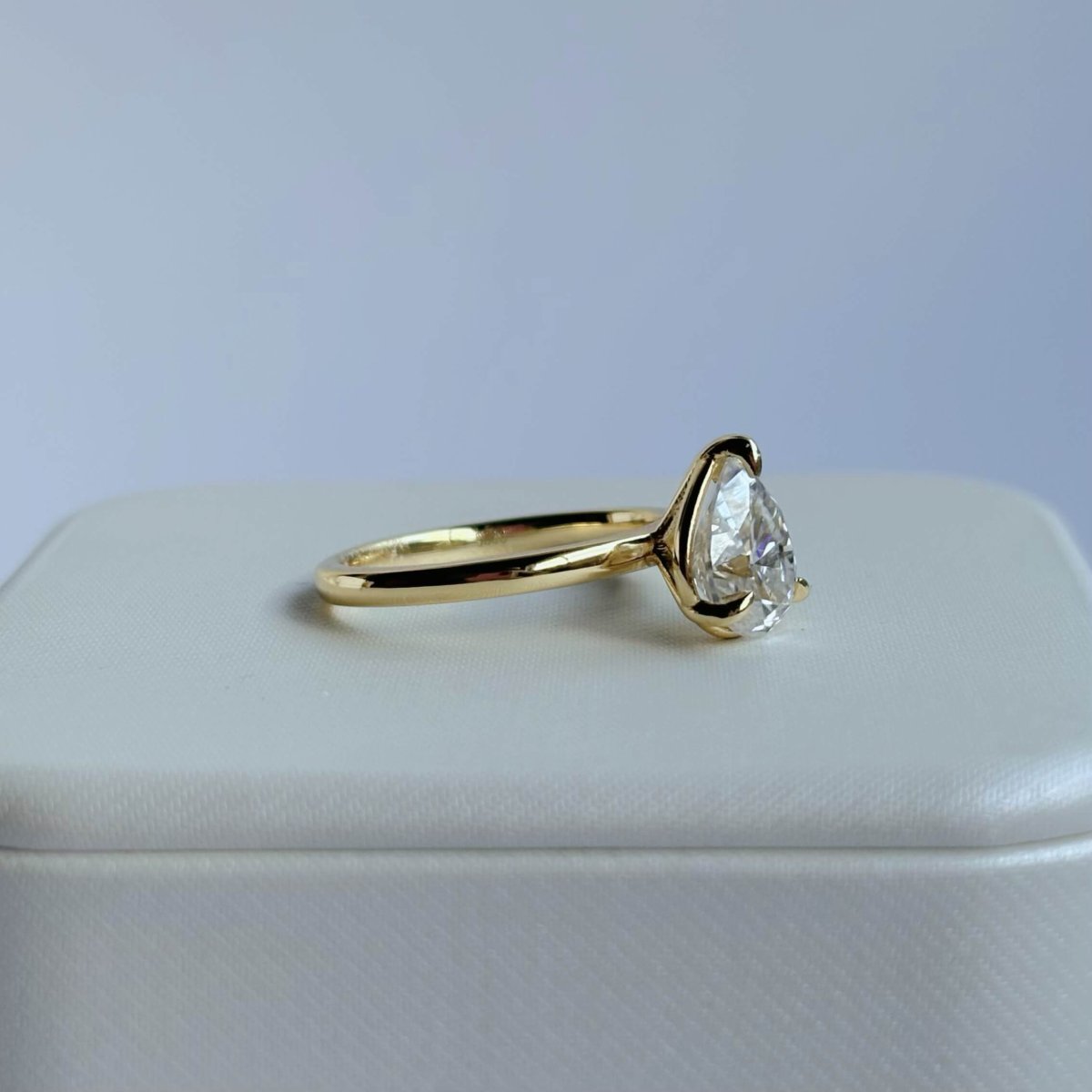 Anillo Olena 10k Moisanita Pera 2.0ct Con Certificado GRA - Imagen 4