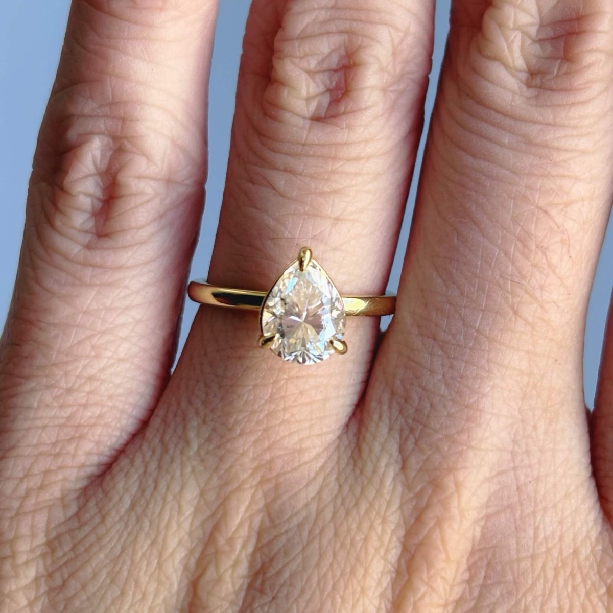 Anillo Olena 10k Moisanita Pera 2.0ct Con Certificado GRA - Imagen 8