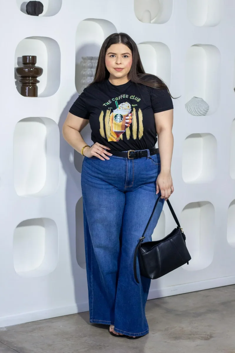 Playera The Coffee Club Curvy Negra - Imagen 2