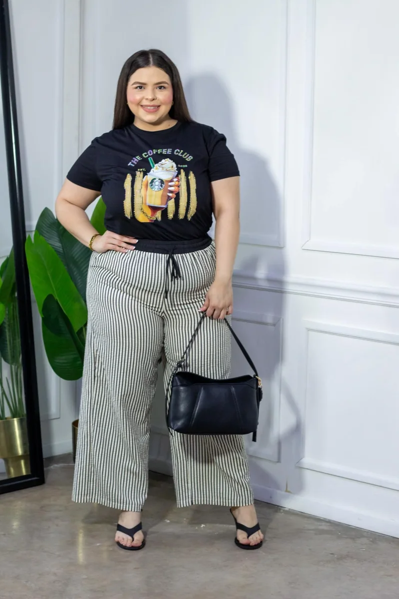 Playera The Coffee Club Curvy Negra - Imagen 9