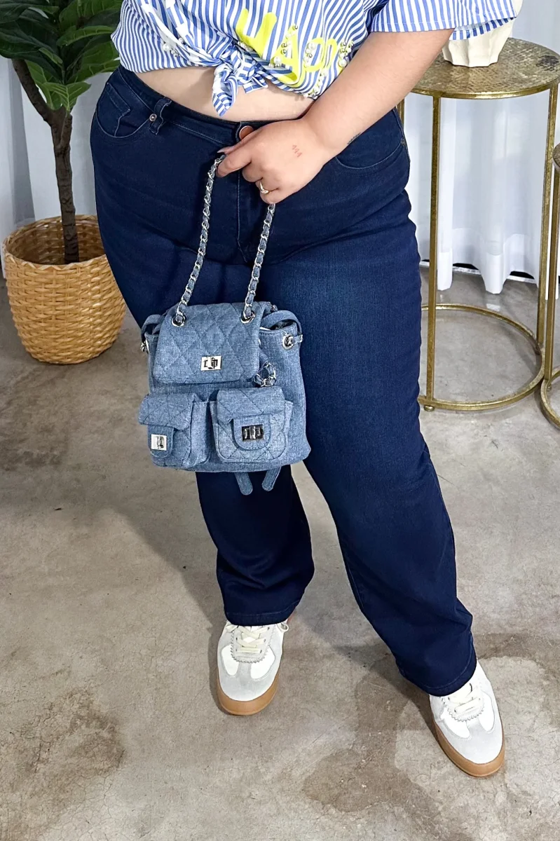 Jeans Campana Curvy Liso Oscuro Silueta Flare - Imagen 4