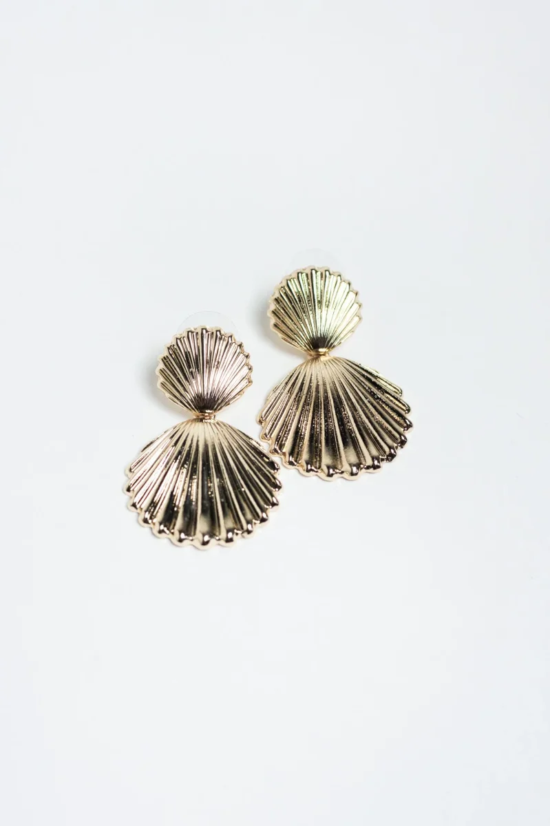 Aretes Colgantes Doble Concha Texturizada Dorada - Imagen 2