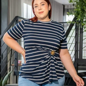 Blusa Curvy Rayas Escote V con Detalle Surcido Navy