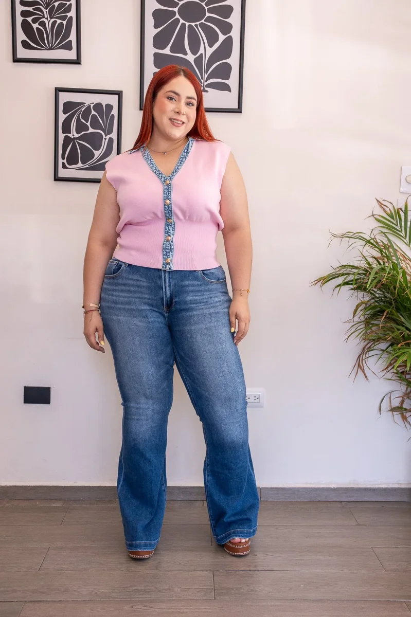 Chaleco Curvy Tejido Canalado Detalle Denim Hombreras Rosa
