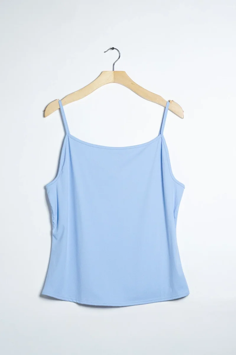 Blusa Curvy Camisola Tirantes Licra Azul Cielo Básica - Imagen 2