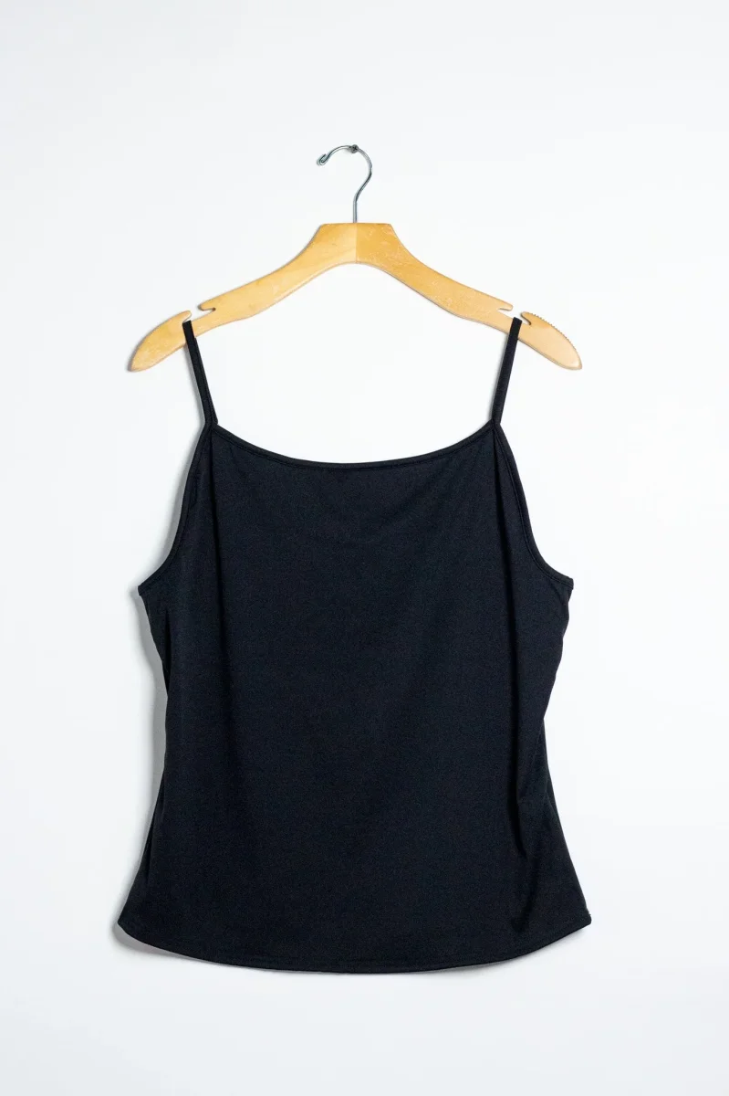 Blusa Curvy Tirantes Licra Negra Básica Esencial - Imagen 4