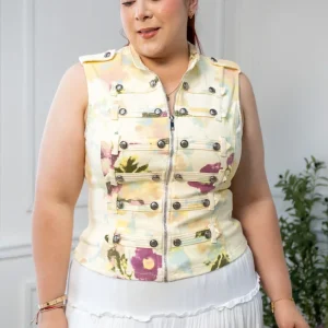 Chaleco Curvy Amarillo con Estampado Floral y Botones Metálicos