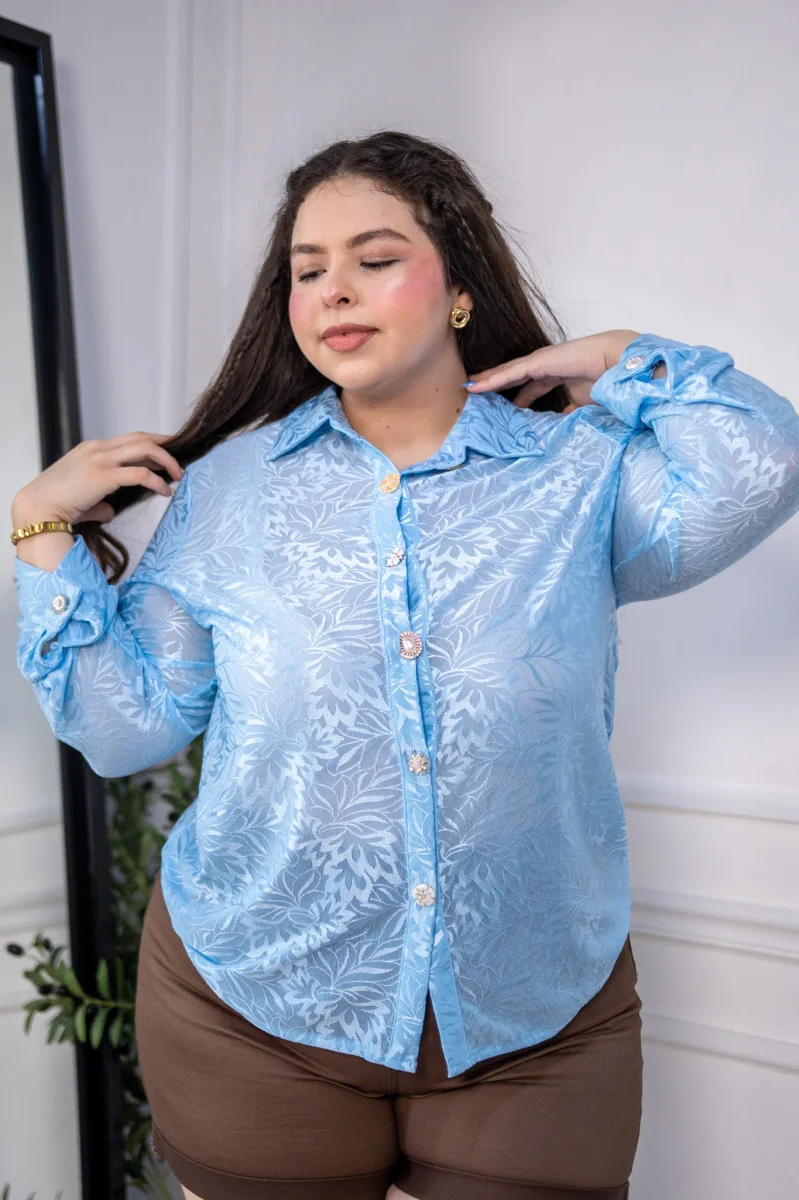 Camisa Curvy Mesh Manga Larga Estampado Floral Azul Cielo