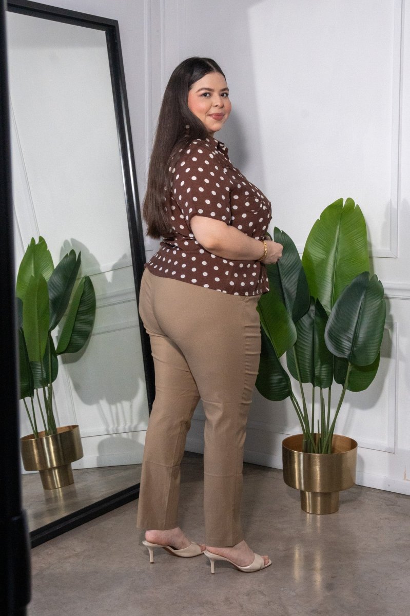 Camisa Curvy Polka Dots Detalles Café - Imagen 5