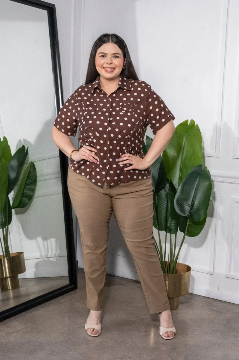 Camisa Curvy Polka Dots Detalles Café - Imagen 6