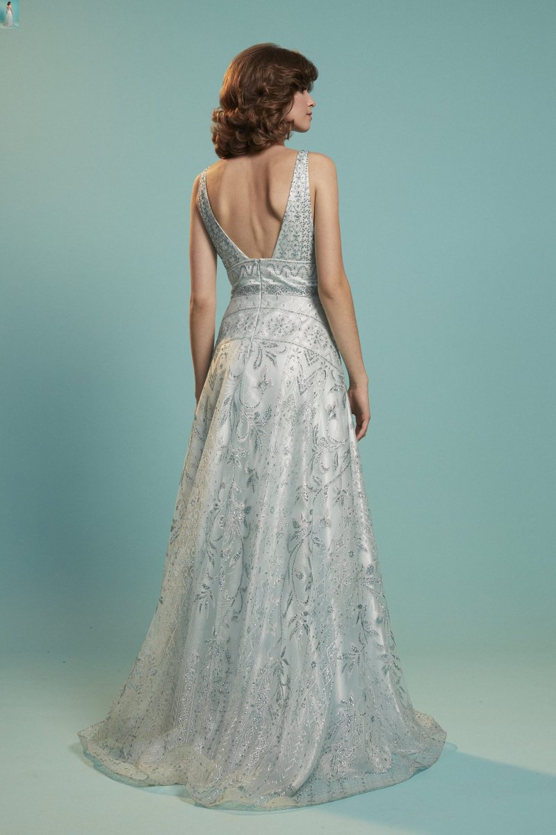 Vestido escote en V para ceremonia o fiesta con brillos. - Imagen 3