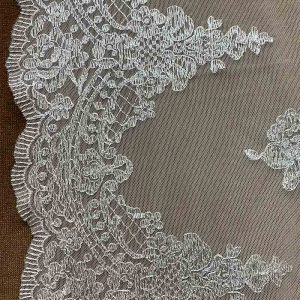 Mantilla para Madrina Plateada.