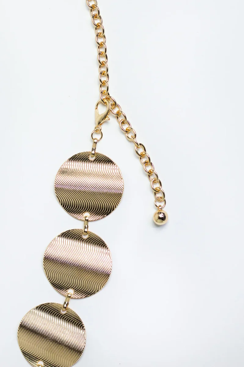Cinto cadena moneda textura dorado - Imagen 3