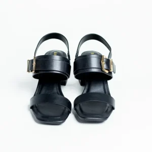 Zapatilla tiras hebilla negra para mujer