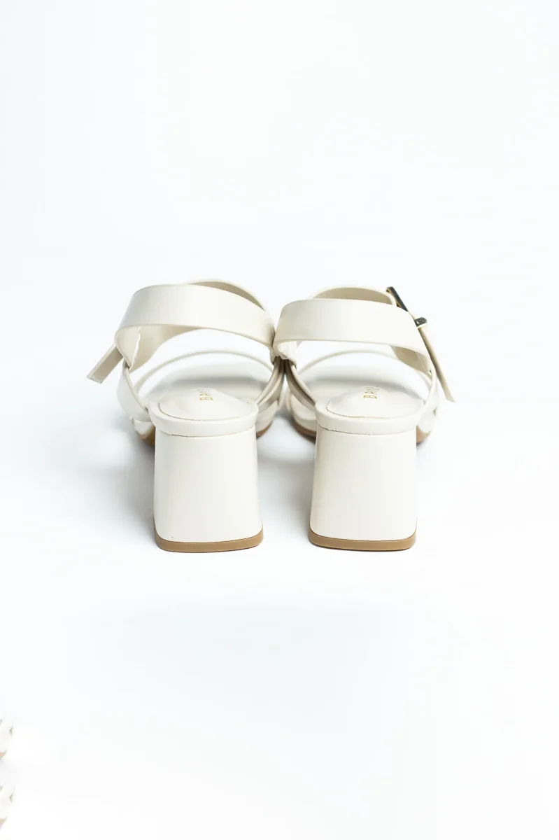 Zapatilla tiras hebilla blanca para mujer - Imagen 5