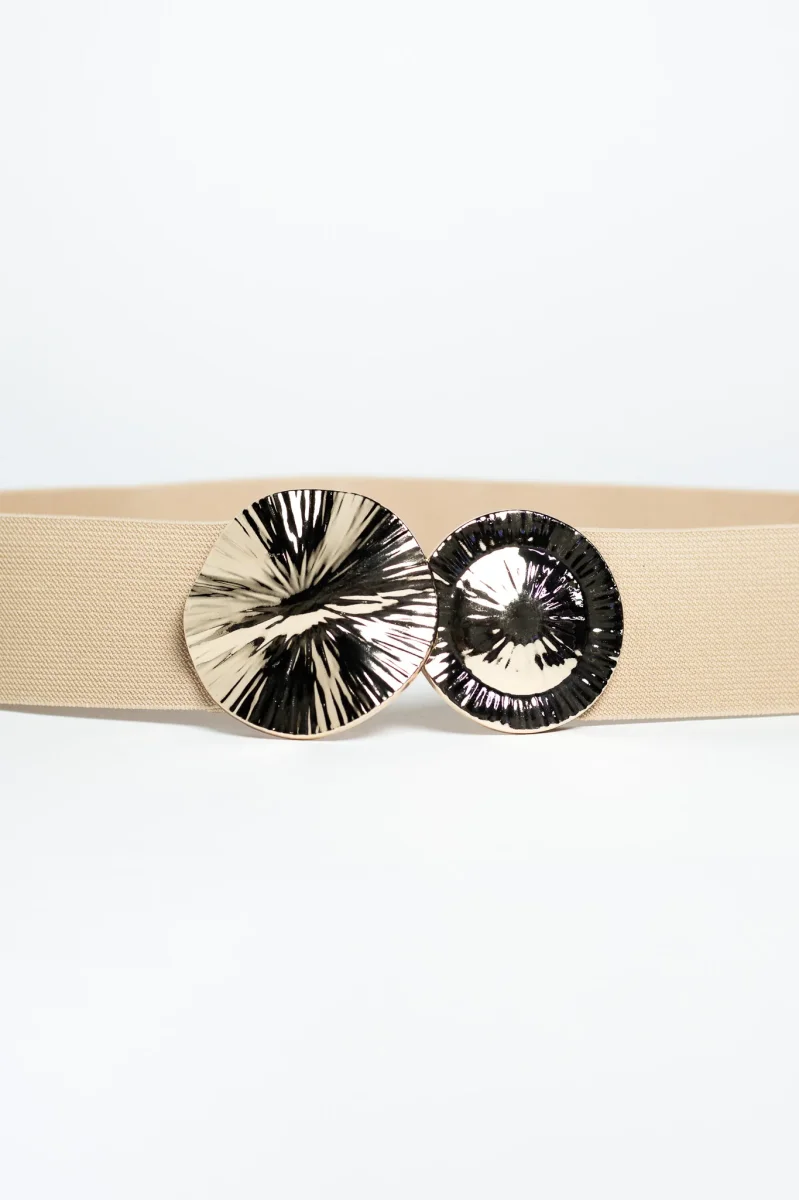 Cinturón Elástico Beige con Hebilla Dorada para Mujer - Imagen 3