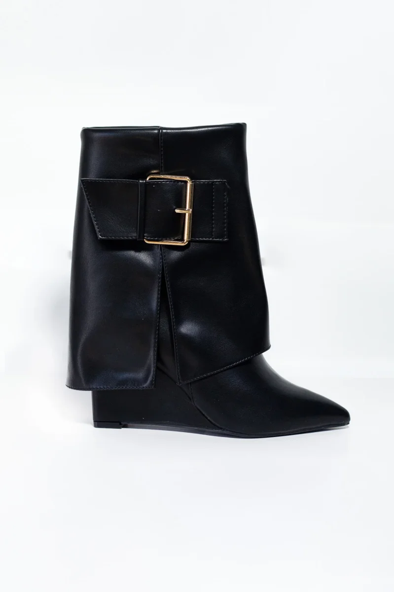 Botas Plus-Friendly Negras Tacón Corrido Punta Fina Hebilla