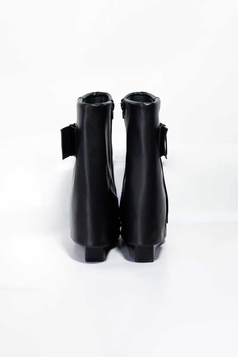Botas Plus-Friendly Negras Tacón Corrido Punta Fina Hebilla - Imagen 5
