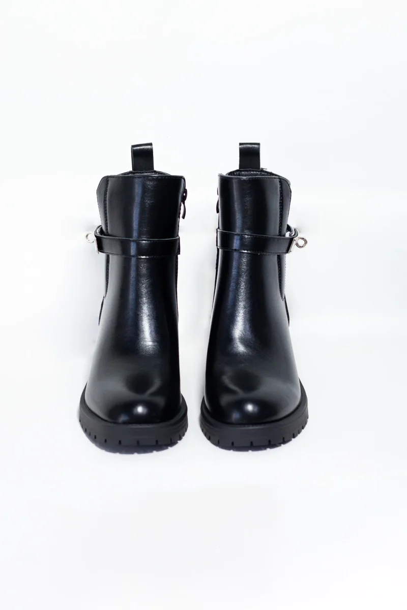 Botín Cuero Herraje Negro Plus-Friendly Edge Premium