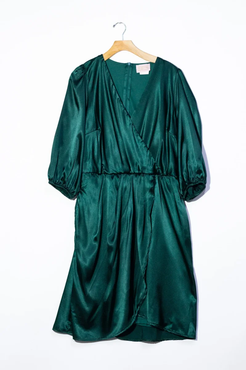 Vestido satin liso cruzado verde - Imagen 7