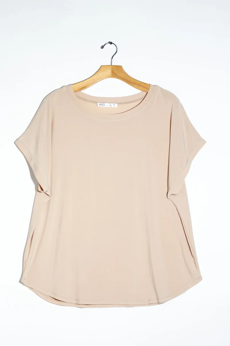 Blusa Curvy Licra Cuello Redondo Manga Corta Beige Oversize