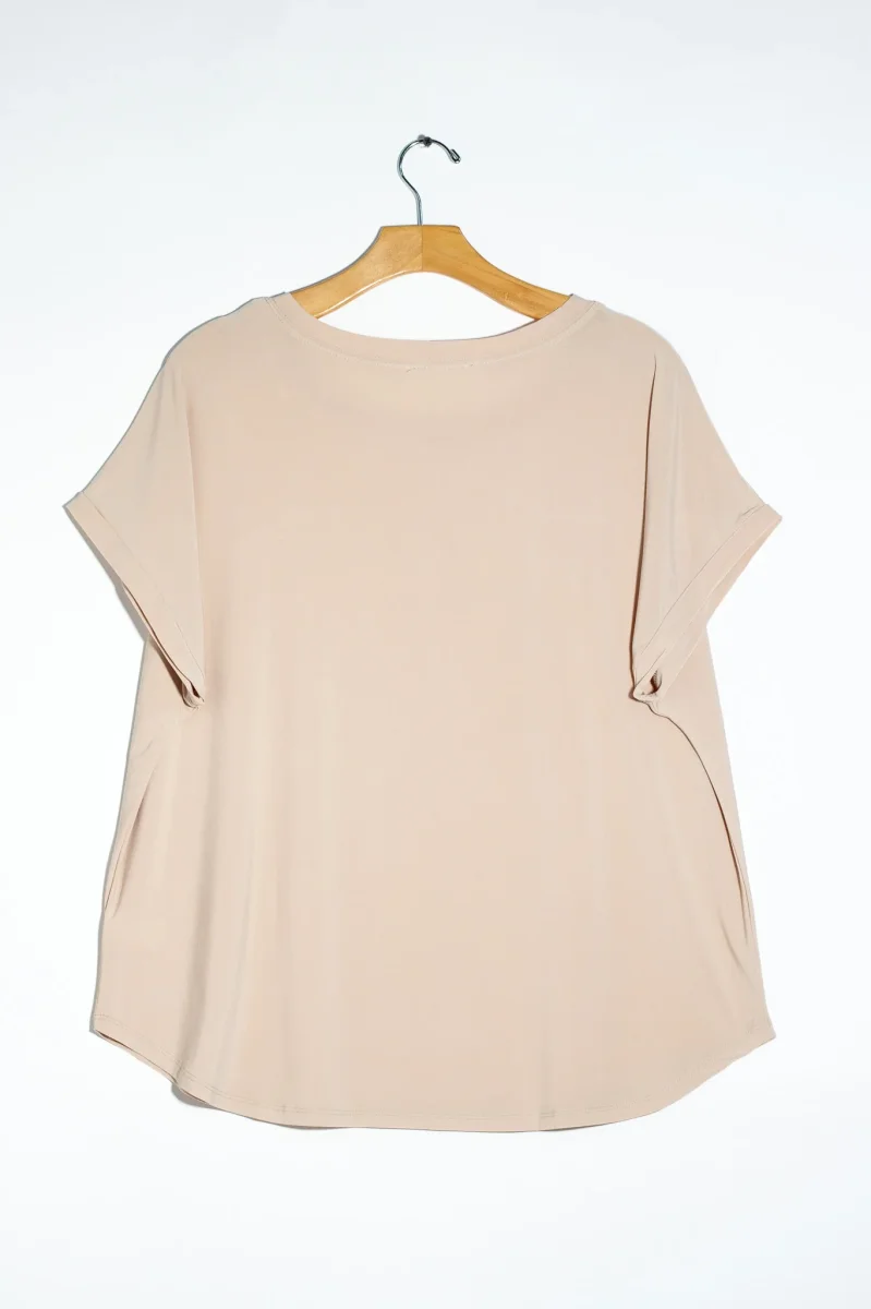 Blusa Curvy Licra Cuello Redondo Manga Corta Beige Oversize - Imagen 5