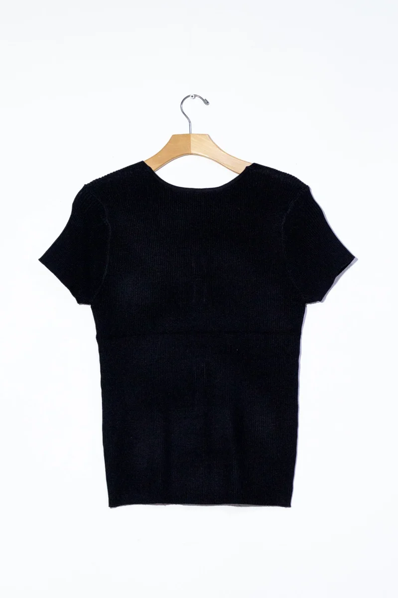 Blusa Curvy Punto Botón Concha Negra Femenina Clásica - Imagen 6