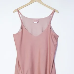 Blusa Curvy Tirantes Satín Rosa Brillo Sutil Femenina