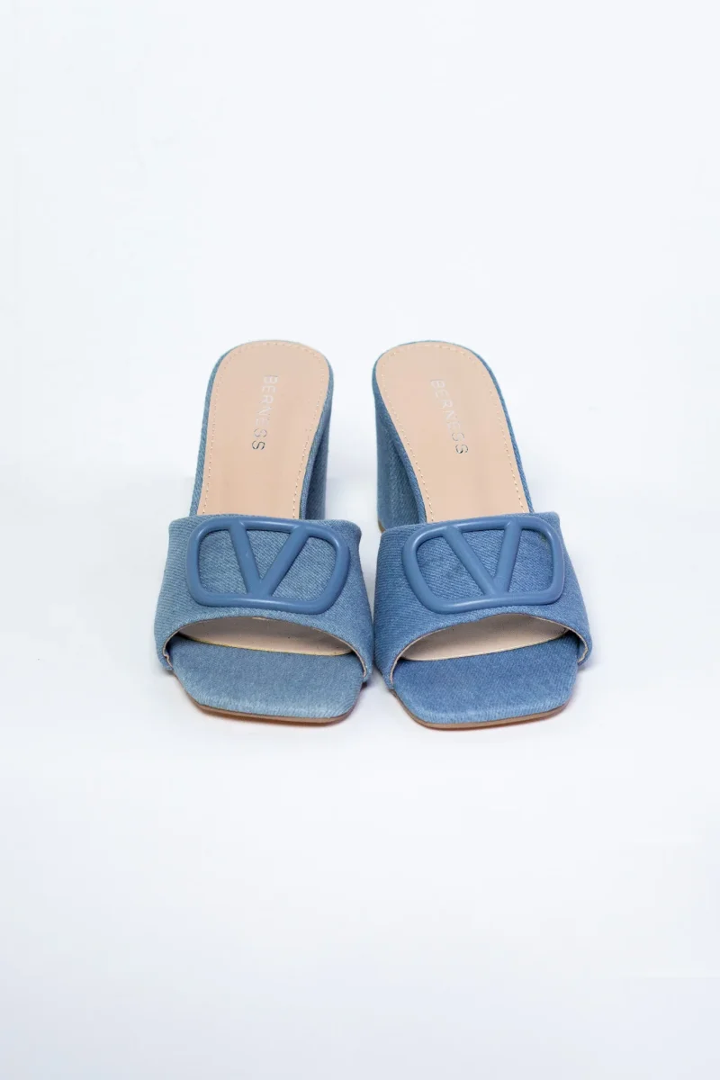 Tacones Estilo Valentino Denim Plus-Friendly Statement Fashion
