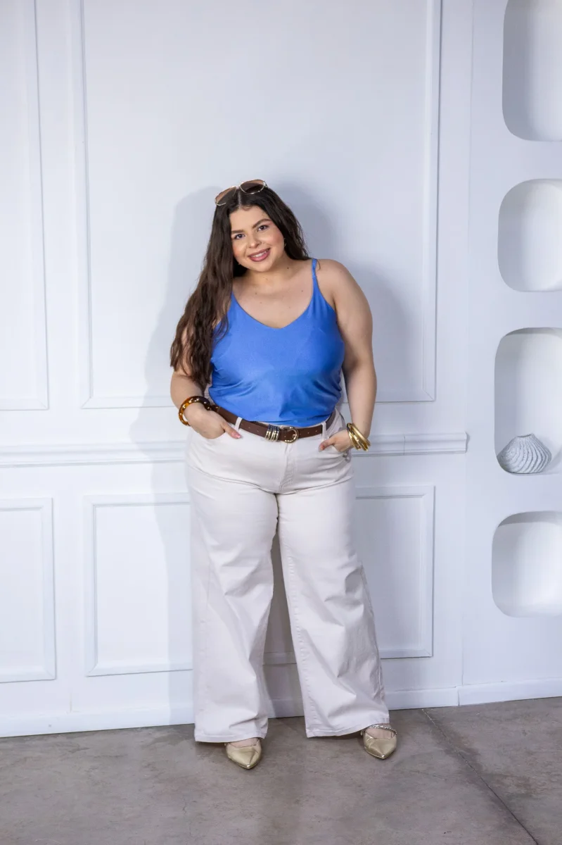 Blusa Curvy Amarilla Tirantes Escote V Vibrante Tallas Extras - Imagen 4