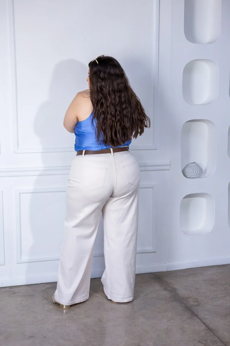 Blusa Curvy Amarilla Tirantes Escote V Vibrante Tallas Extras - Imagen 6