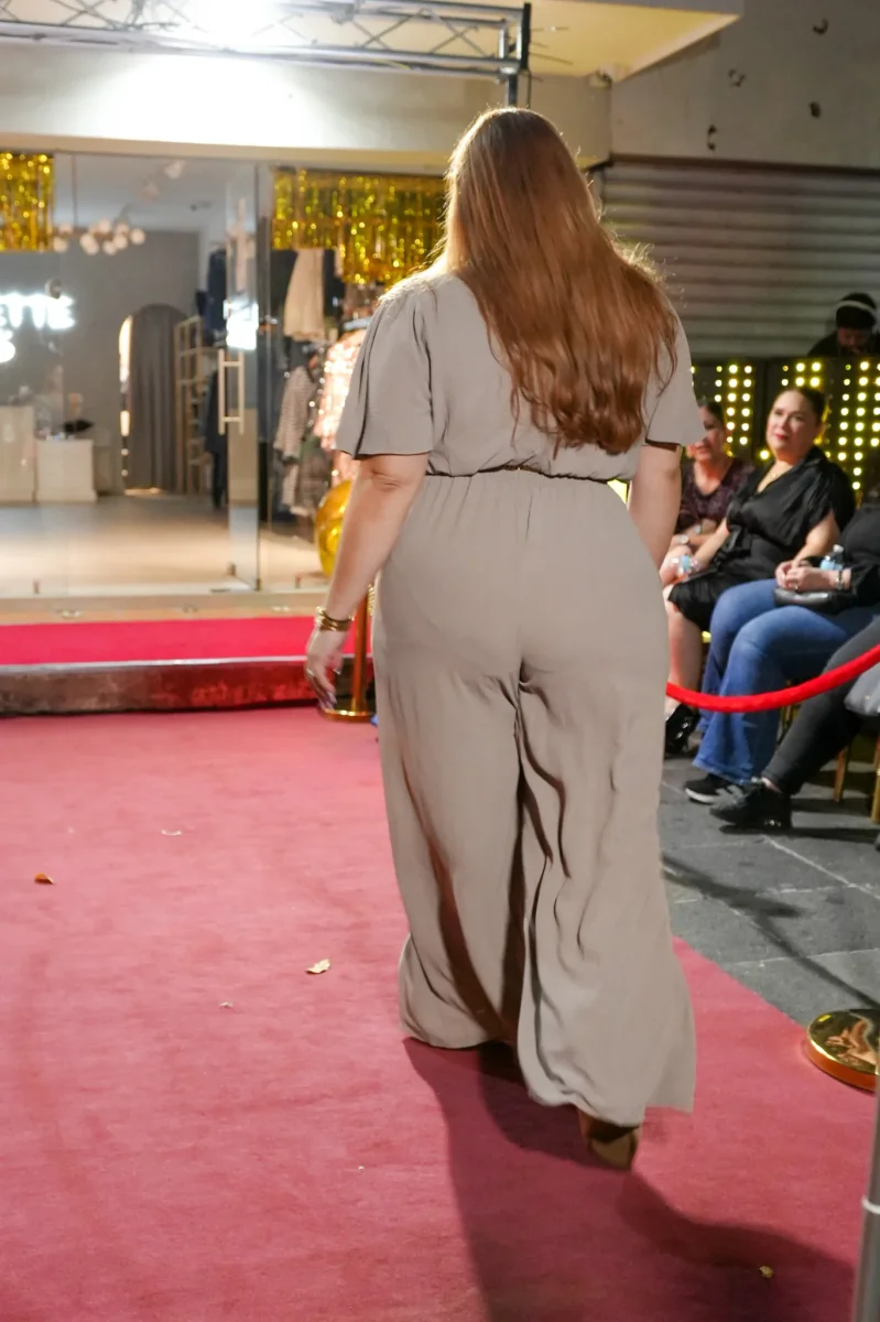Pantalón Curvy Palazzo Liso Beige Atemporal Versátil Elegante - Imagen 8