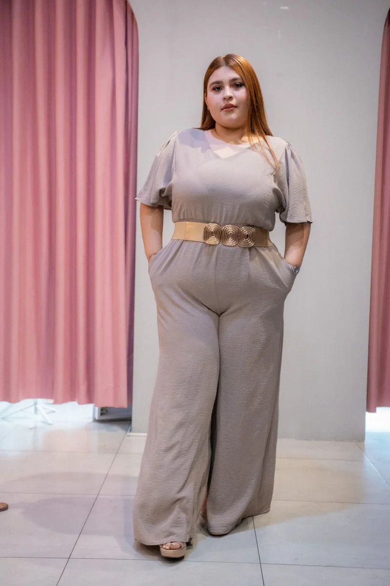 Pantalón Curvy Palazzo Liso Beige Atemporal Versátil Elegante - Imagen 4