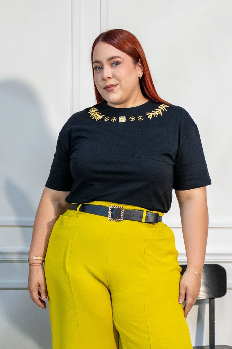 Blusa Detalles Metálicos Curvy Negro