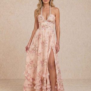 Vestido largo con escote halter y abertura