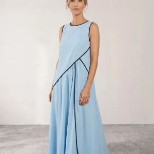 Vestido largo fluido con detalle estructurado