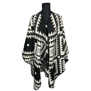 Poncho FA. Cierra-Blanco y negro