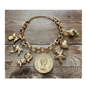 Pulsera con dije Ff. – Dorada