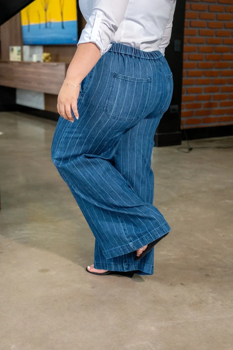 Jeans Curvy Recto Wide Leg con Lineas Oscuro - Imagen 8