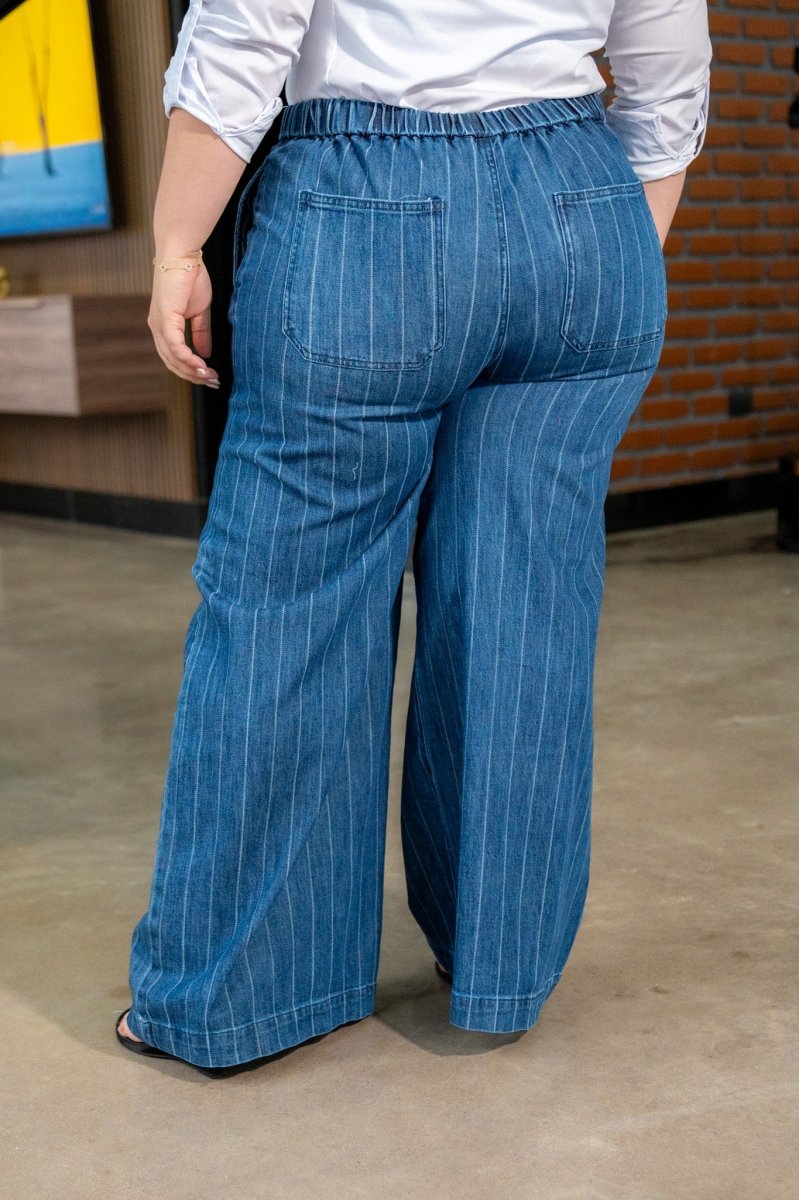 Jeans Curvy Recto Wide Leg con Lineas Oscuro - Imagen 9