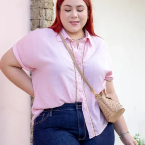 Camisa Curvy Cropped Lino con Bordado Rosa