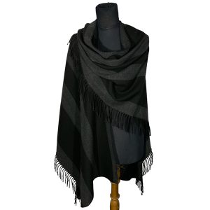 Ruana Atravesada FA. 23-Line-Negro