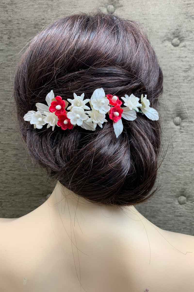 Tocado de novia con flores de nácar bicolor - Imagen 2