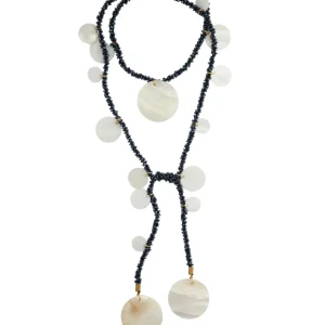 COLLAR VETTA AZUL NAVY CON NÁCAR (cordón de ganchillo con rocallas y nácar)
