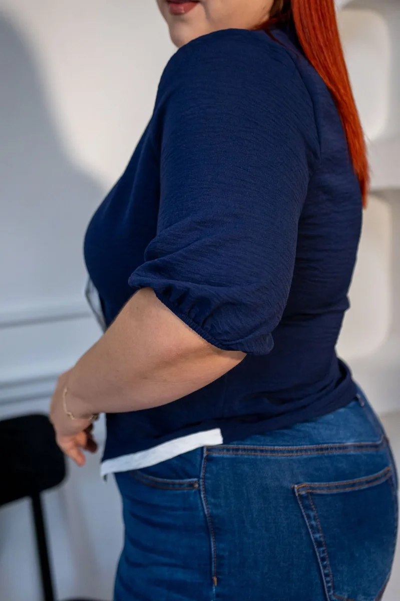 Blusa Cruzada con Botón Curvy Navy - Imagen 6
