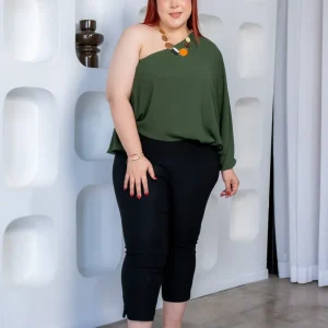 Blusa Curvy One Shoulder Holgada Olivo