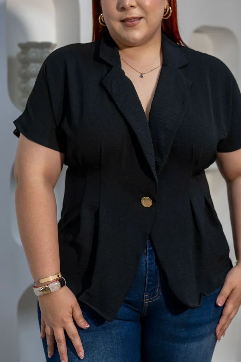 Blusa Cruzada con Botón Curvy Negra - Imagen 4