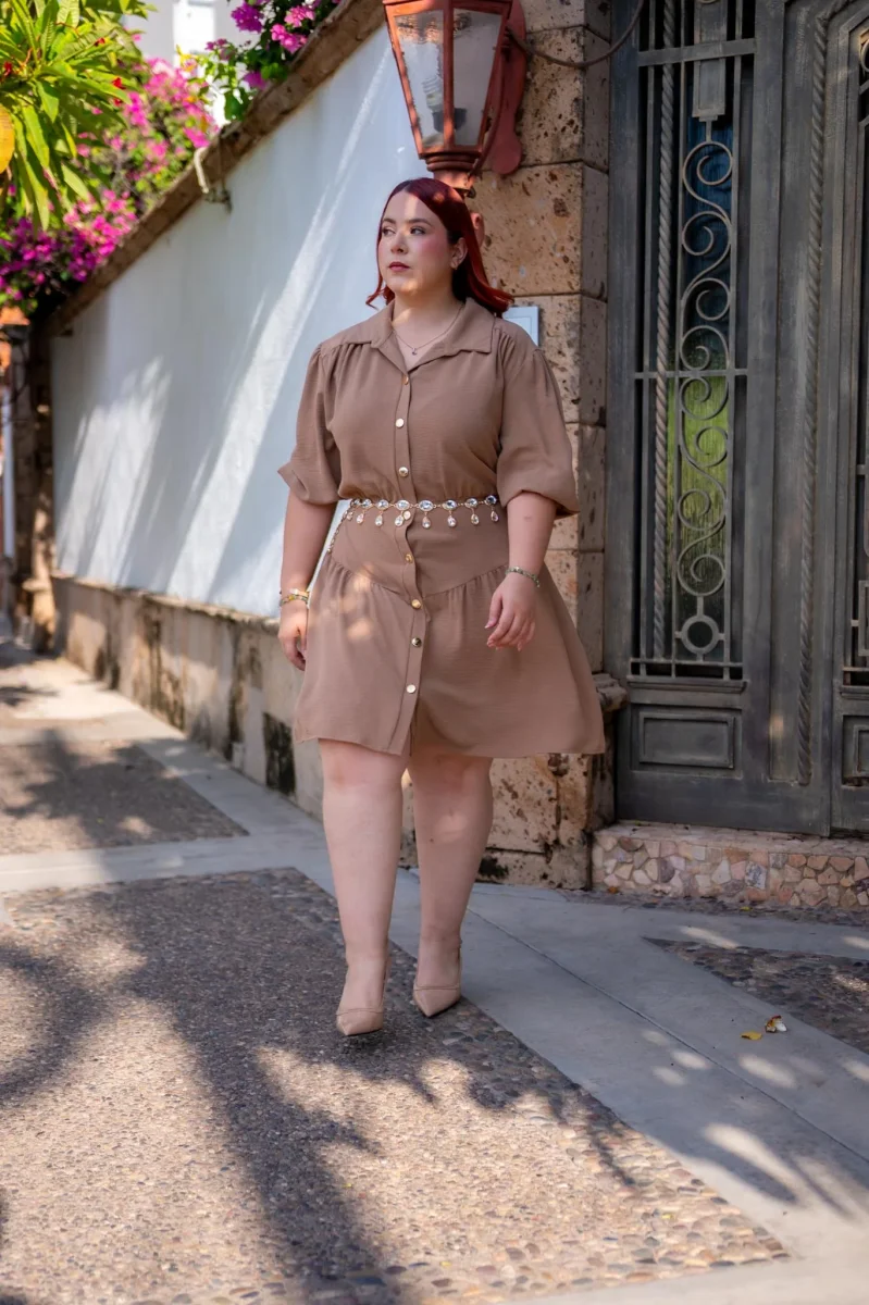 Vestido Midi Curvy Camisero Manga Corta Beige - Imagen 5