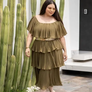 Vestido Midi Off-Shoulder Plisado con Holanes Curvy Olivo